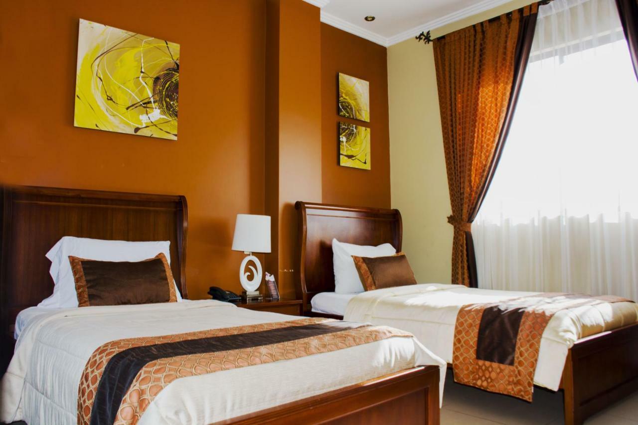 Alejandrina Hotel Cuenca Exteriör bild